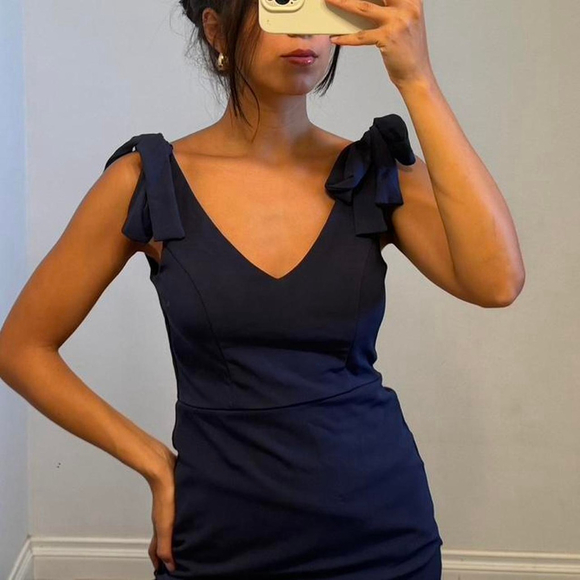 dresses - Picture 2 of 6